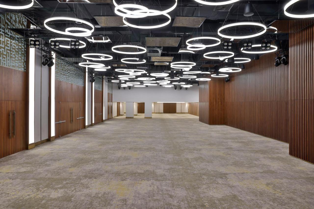Jeddah Marriott Hotel Madinah Road Dış mekan fotoğraf The interior of the National Cultural Centre