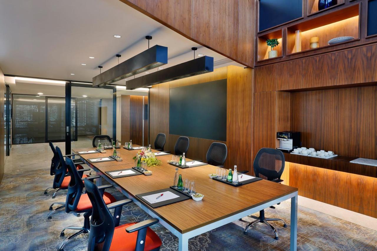 Jeddah Marriott Hotel Madinah Road Dış mekan fotoğraf Meeting room at the W Sukhumvit