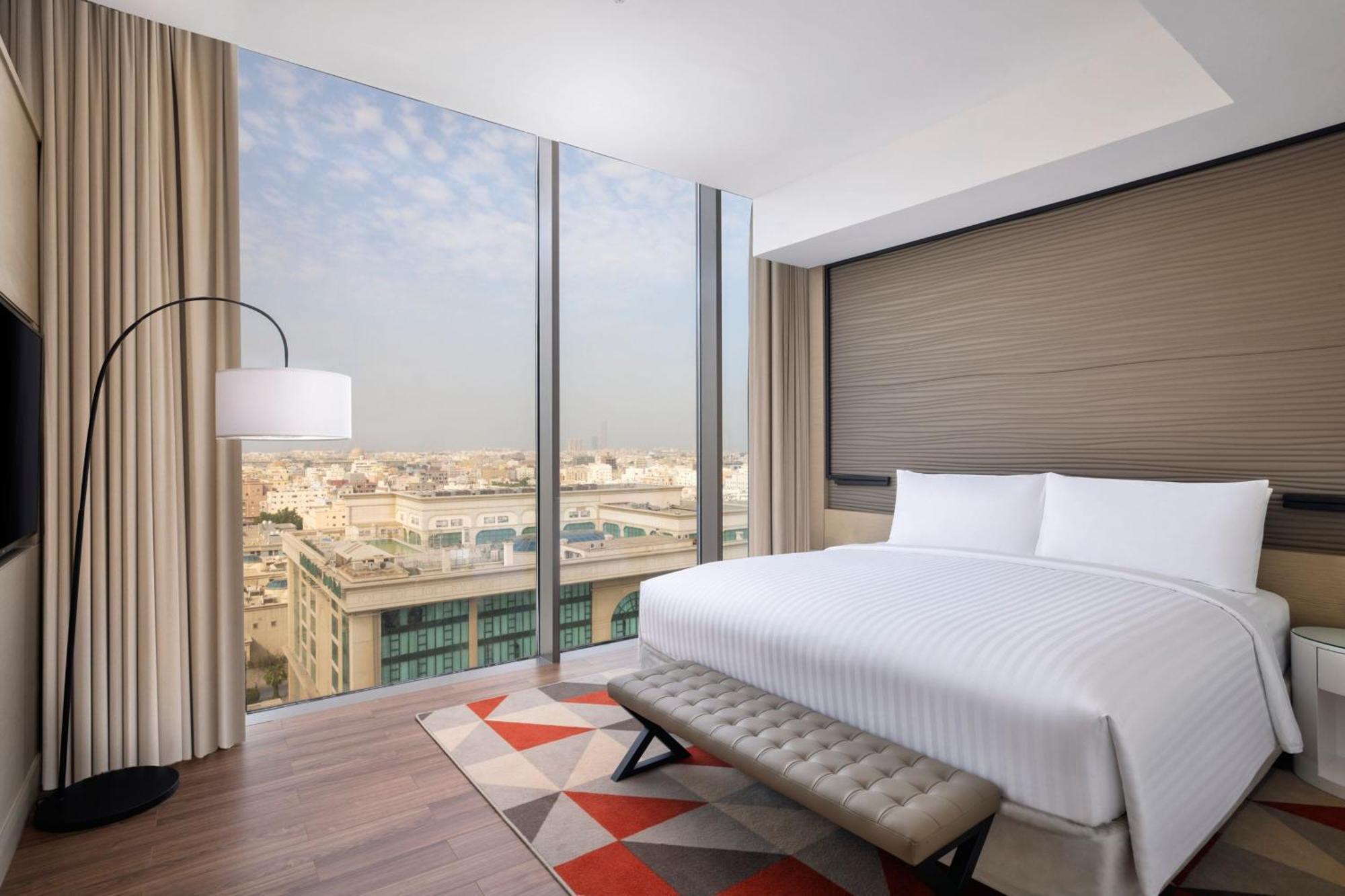 Jeddah Marriott Hotel Madinah Road Dış mekan fotoğraf A bedroom at the hotel